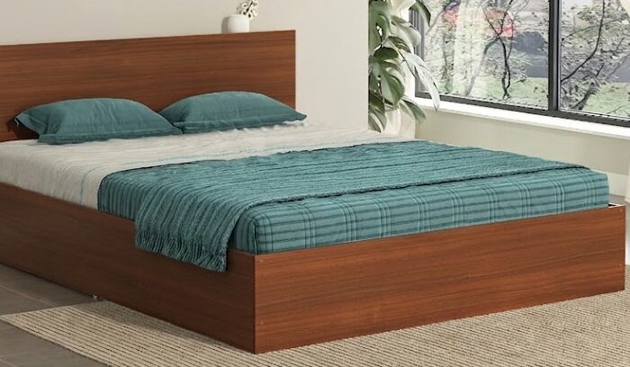 cot with head board